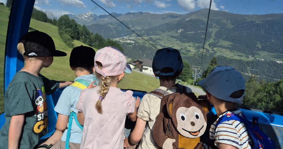 Kinder in der Gondel